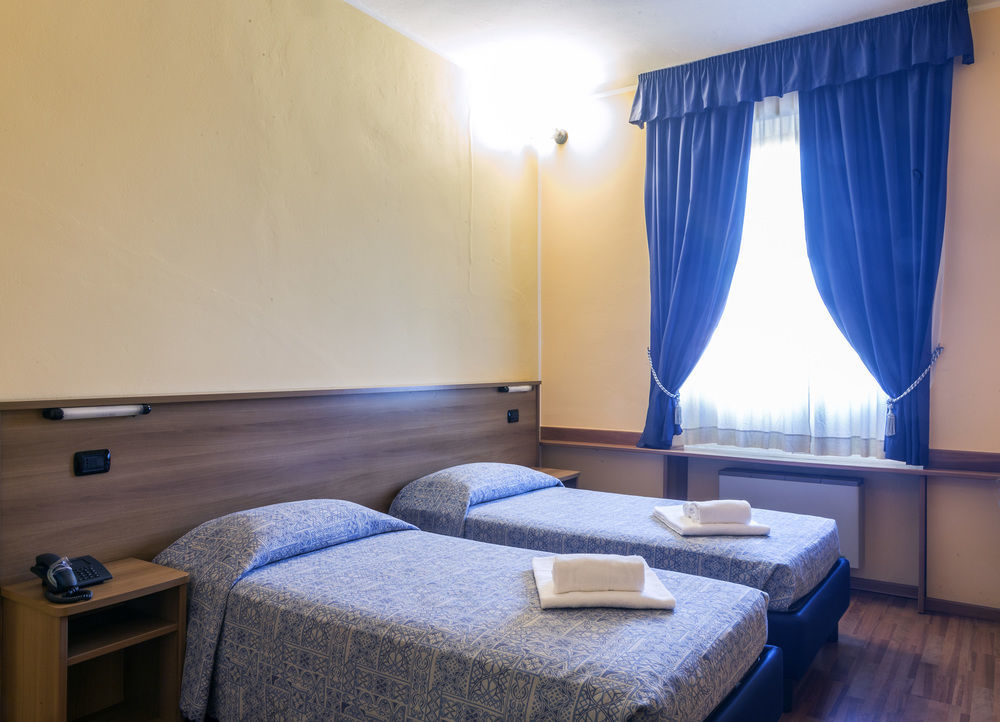 Hotel Postumia Dossobuono Exterior foto